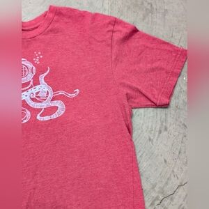 *Choke Graphic Tee, Medium